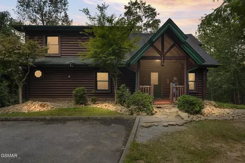 635 Gatlinburg Falls Way, Gatlinburg, TN 37738