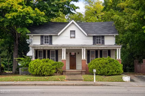 226 E Main St, Sevierville, TN 37862
