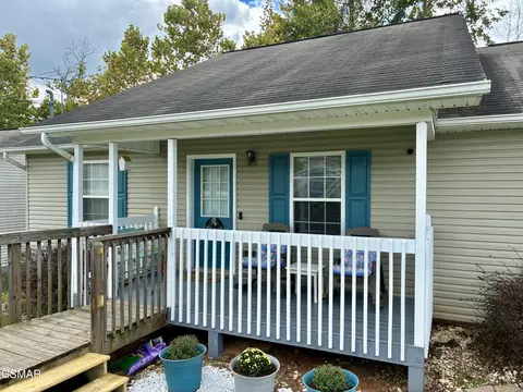 151 Red Bud Ln, Sevierville, TN 37876