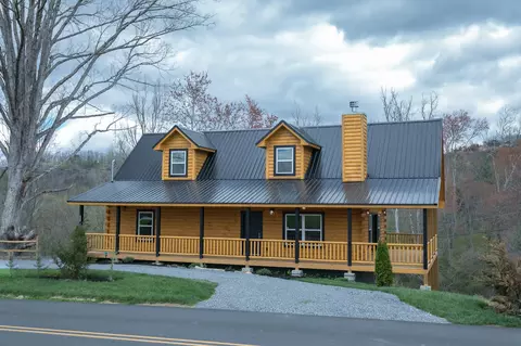 3453 Valley View Rd, Sevierville, TN 37862