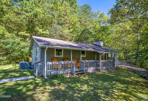 246 Shields View Dr, Gatlinburg, TN 37738
