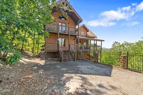 3064 Engle Town Rd, Sevierville, TN 37862