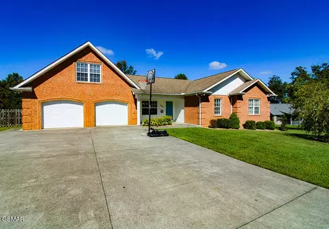 2209 Rogers Pl, Sevierville, TN 37876