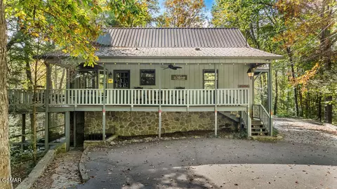 3227 Holly Ln, Sevierville, TN 37862
