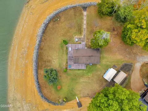2150 Galloway Island Dr, Dandridge, TN 37725