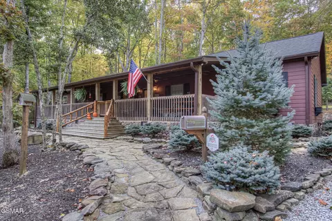 3950 Forest Trail Dr, Sevierville, TN 37876