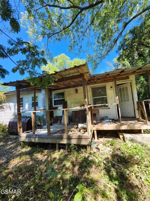 1522 Back Valley Rd, La Follette, TN 37766