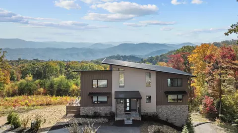 3047 Mountaineer Trl, Sevierville, TN 37862
