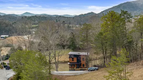 3005 Nellie Dr, Sevierville, TN 37876