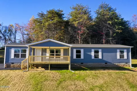350 Bungalow Dr, Dandridge, TN 37725