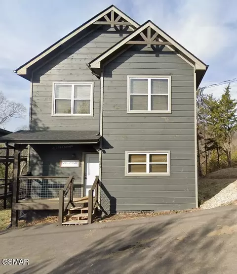 2043 Eagle Feather Dr, Sevierville, TN 37876