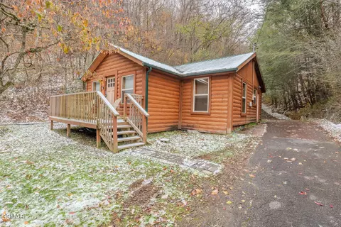 1321 Wears Valley Rd, Townsend, TN 37882