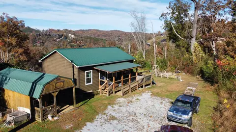 384 Loop Rd, Gatlinburg, TN 37738