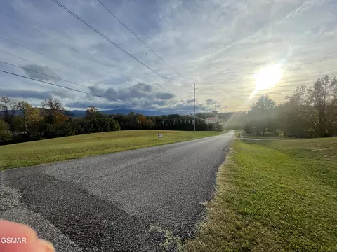 37-34 Robert E Lee Dr, Newport, TN 37821