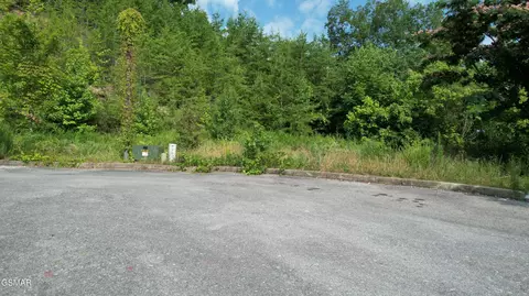 3150 Cherokee Valley Dr, Sevierville, TN 37862