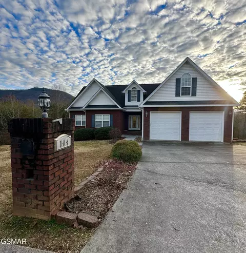 144 Burning Oaks Dr, Sevierville, TN 37876