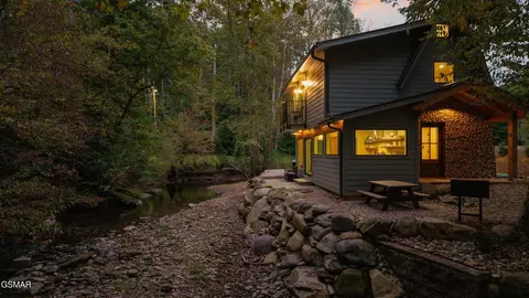 2951 Webb Creek Rd, Sevierville, TN 37876