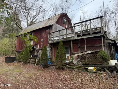3059 Bogard Rd, Cosby, TN 37722
