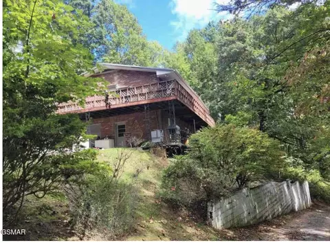 2239 Grassy Branch Rd, Sevierville, TN 37876