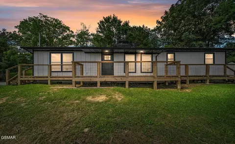 1011 Old Knoxville Hwy, Sevierville, TN 37862