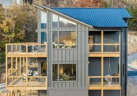 1013 Elm Rd, Gatlinburg, TN 37738