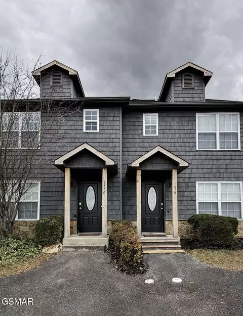 1456 William Holt Dr, Sevierville, TN 37862