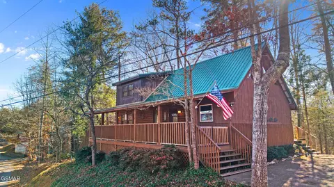 1518 Ridgecrest Dr, Sevierville, TN 37876