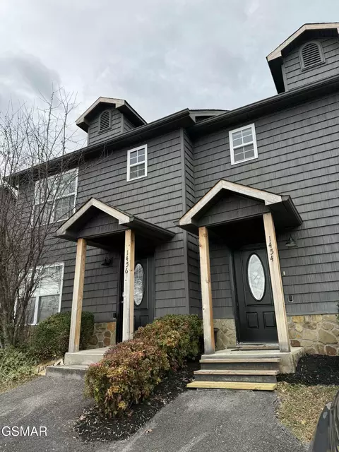 1454 William Holt Dr, Sevierville, TN 37862