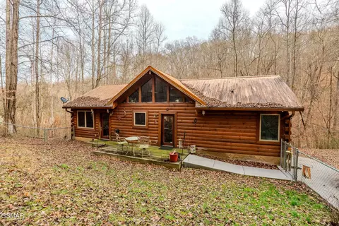 1905 Turkey Hollow Ln, Sevierville, TN 37876