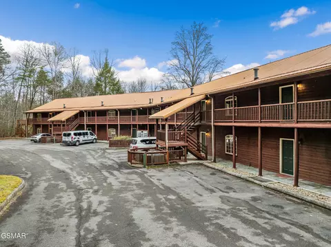 206 Forrest Loop Way, Gatlinburg, TN 37738