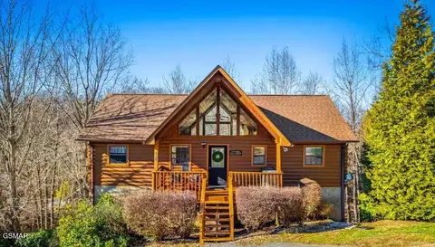 1615 Pinewood Way, Sevierville, TN 37862