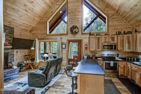 2423 Paradise Falls Way, Sevierville, TN 37862