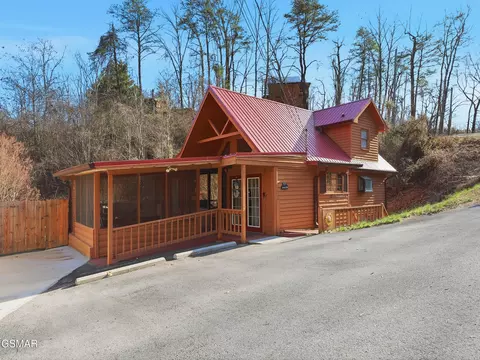 727 Sunrise Blvd, Sevierville, TN 37862