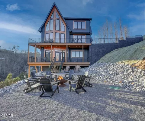 550 Greenbriar Ln, Gatlinburg, TN 37738