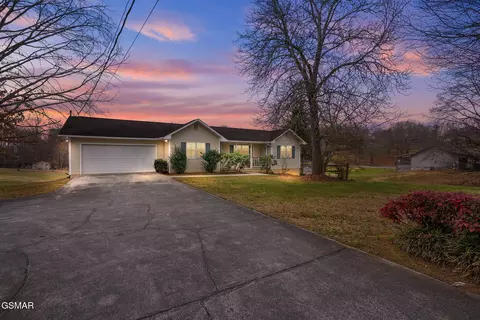2410 Amanda Ln, Sevierville, TN 37876