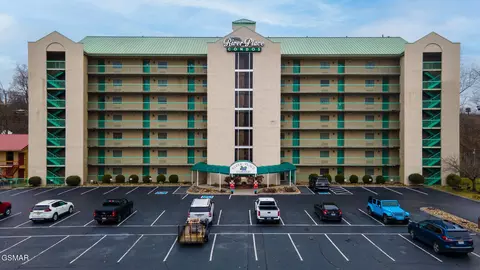 3215 N River Rd, Pigeon Forge, TN 37863