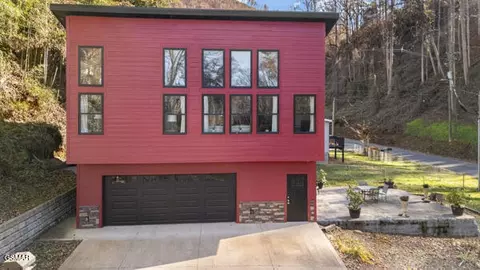 667 Turkey Nest Rd, Gatlinburg, TN 37738