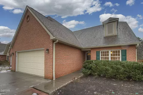 383 Paine Lake Dr, Sevierville, TN 37862