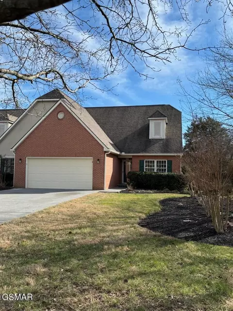 383 Paine Lake Dr, Sevierville, TN 37862