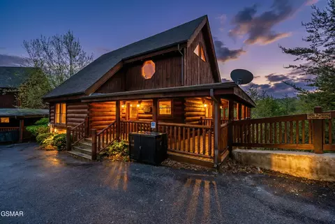 1808 Panther Path Way, Sevierville, TN 37876