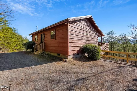 1883 Blackberry Way, Sevierville, TN 37876