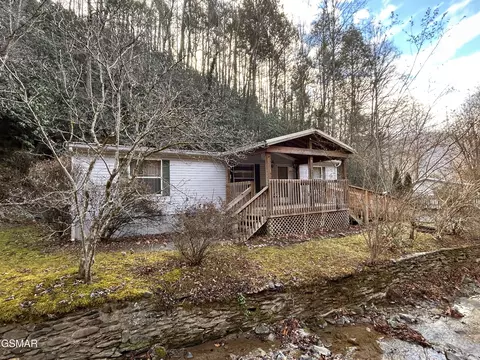 306 Cartertown Rd, Gatlinburg, TN 37738