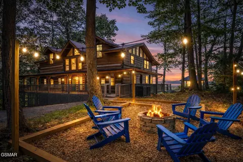 1949 Orchard Dr, Sevierville, TN 37876
