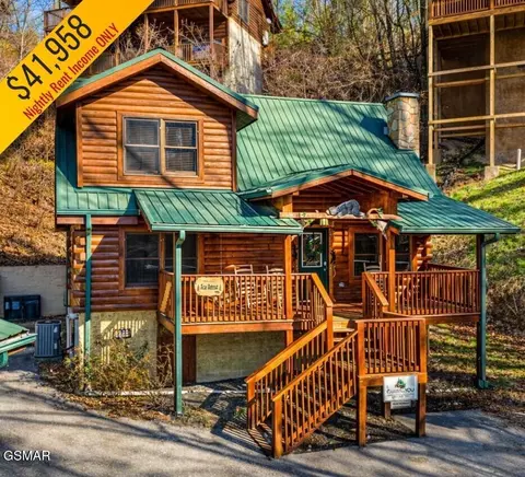 633 Chickasaw Gap Way, Pigeon Forge, TN 37863