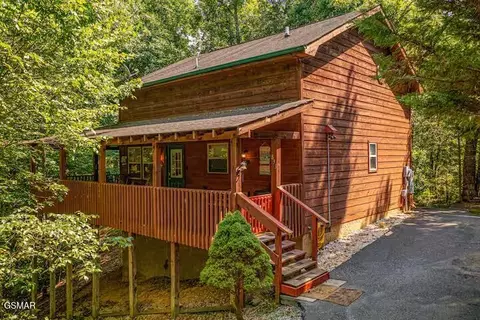 833 S New Era Rd, Sevierville, TN 37862