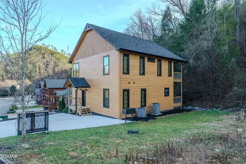3139 Cherokee Valley Dr, Sevierville, TN 37862