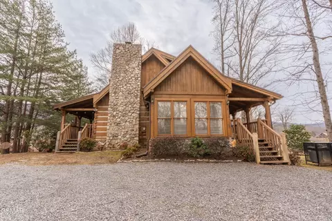 3380 Robeson Rd, Sevierville, TN 37862