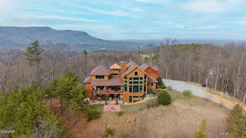 1642 Little Cove Rd, Sevierville, TN 37862