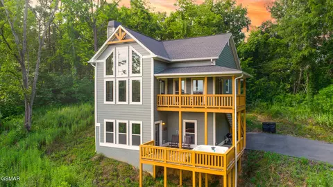 2123 Megan Ridge Dr, Sevierville, TN 37876
