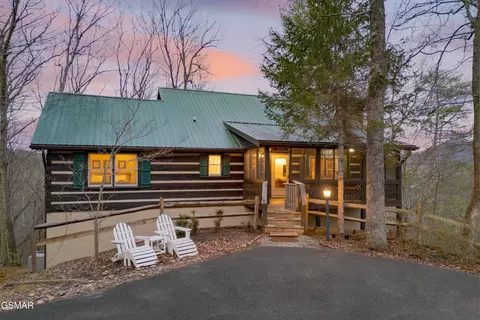 2616 Sunset Cir, Sevierville, TN 37876